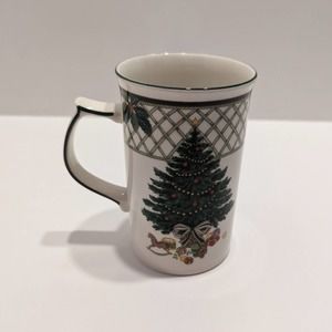 Mikasa Heritage Christmas Story Mug Tall CAB08, Holiday Presents Tree Children’s